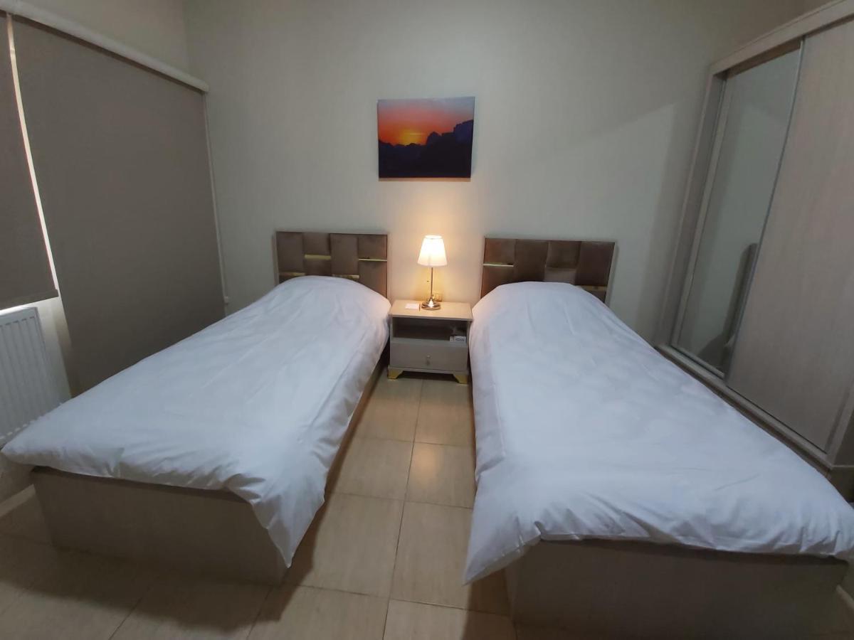 Cmk Housing Apartment Madaba Room photo